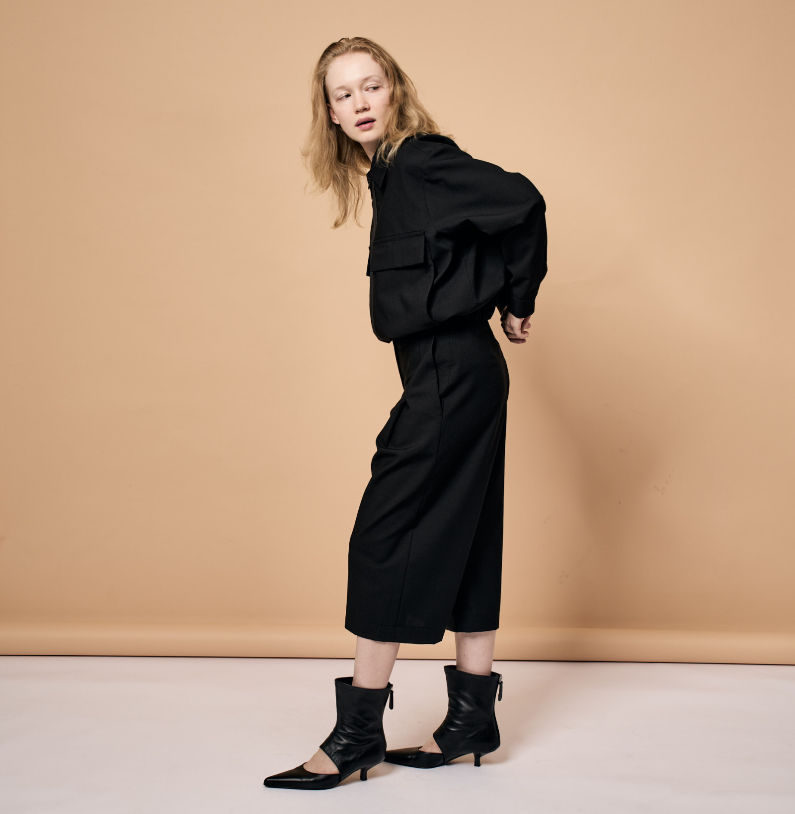 wool mid-calf pants b