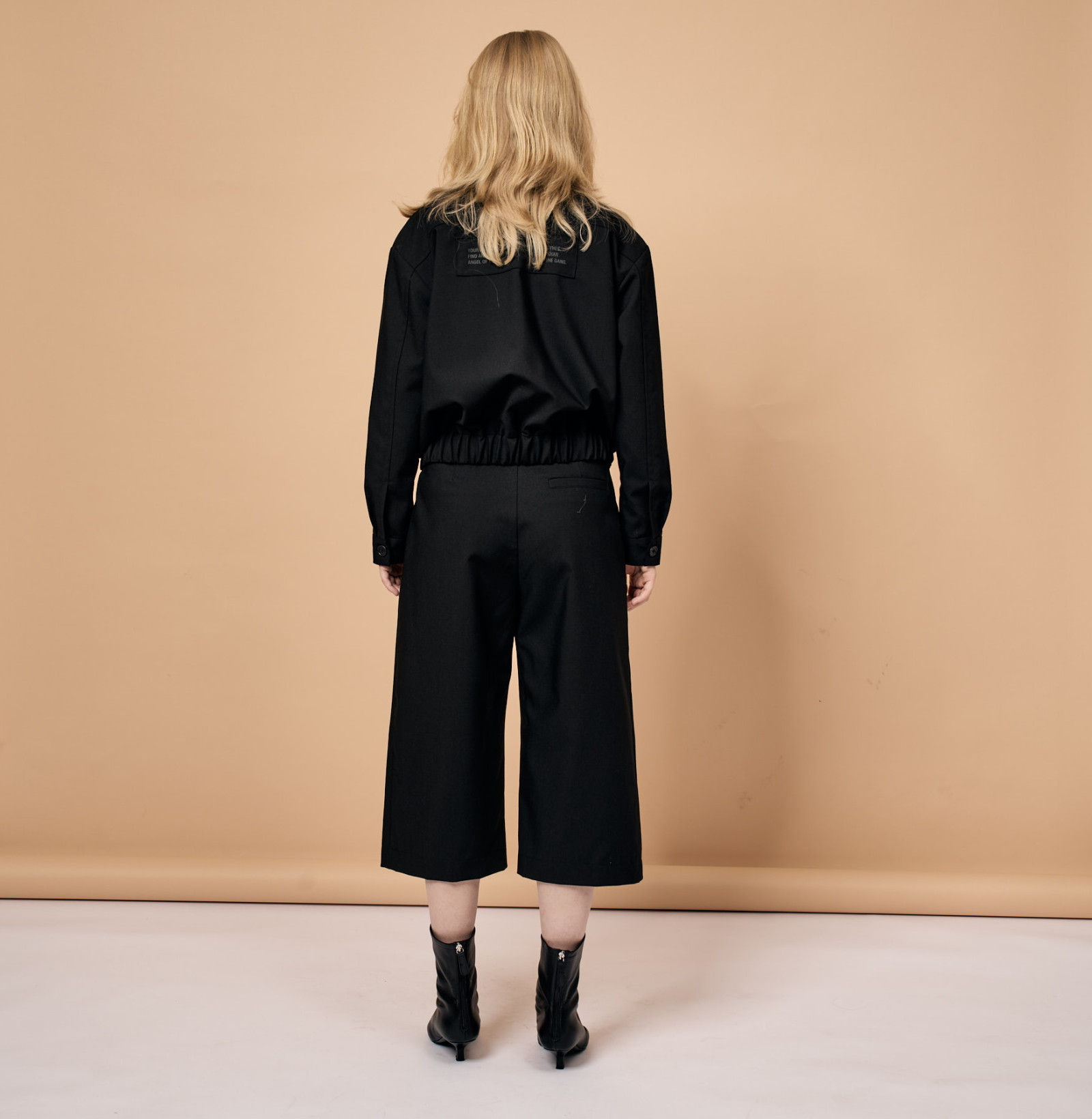 wool mid-calf pants b