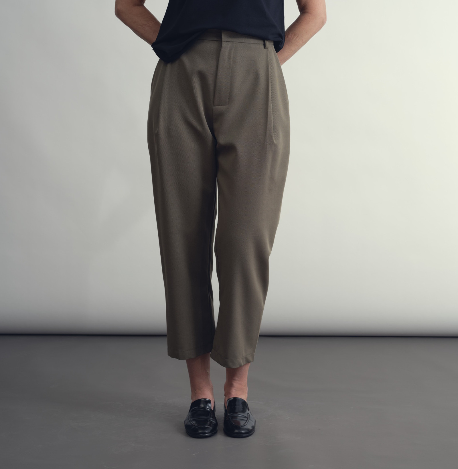Wool classic pants khaki