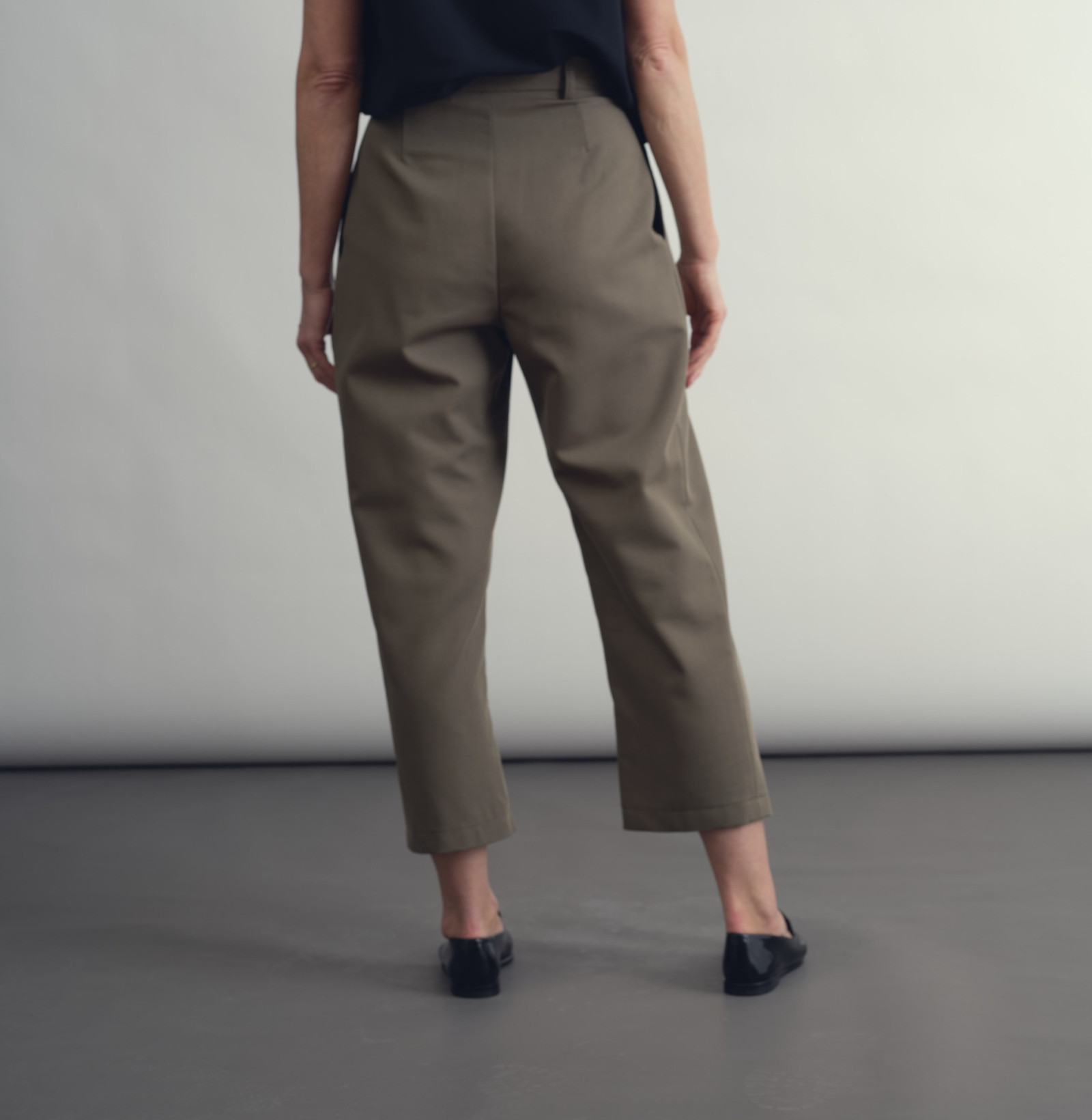 Wool classic pants khaki