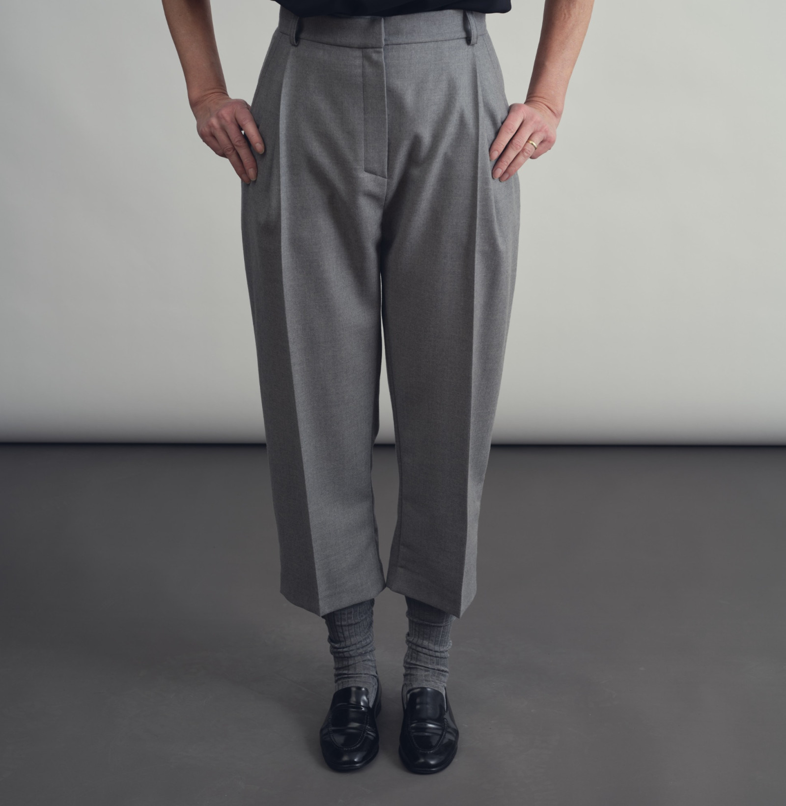 wool classic pants smoke grey