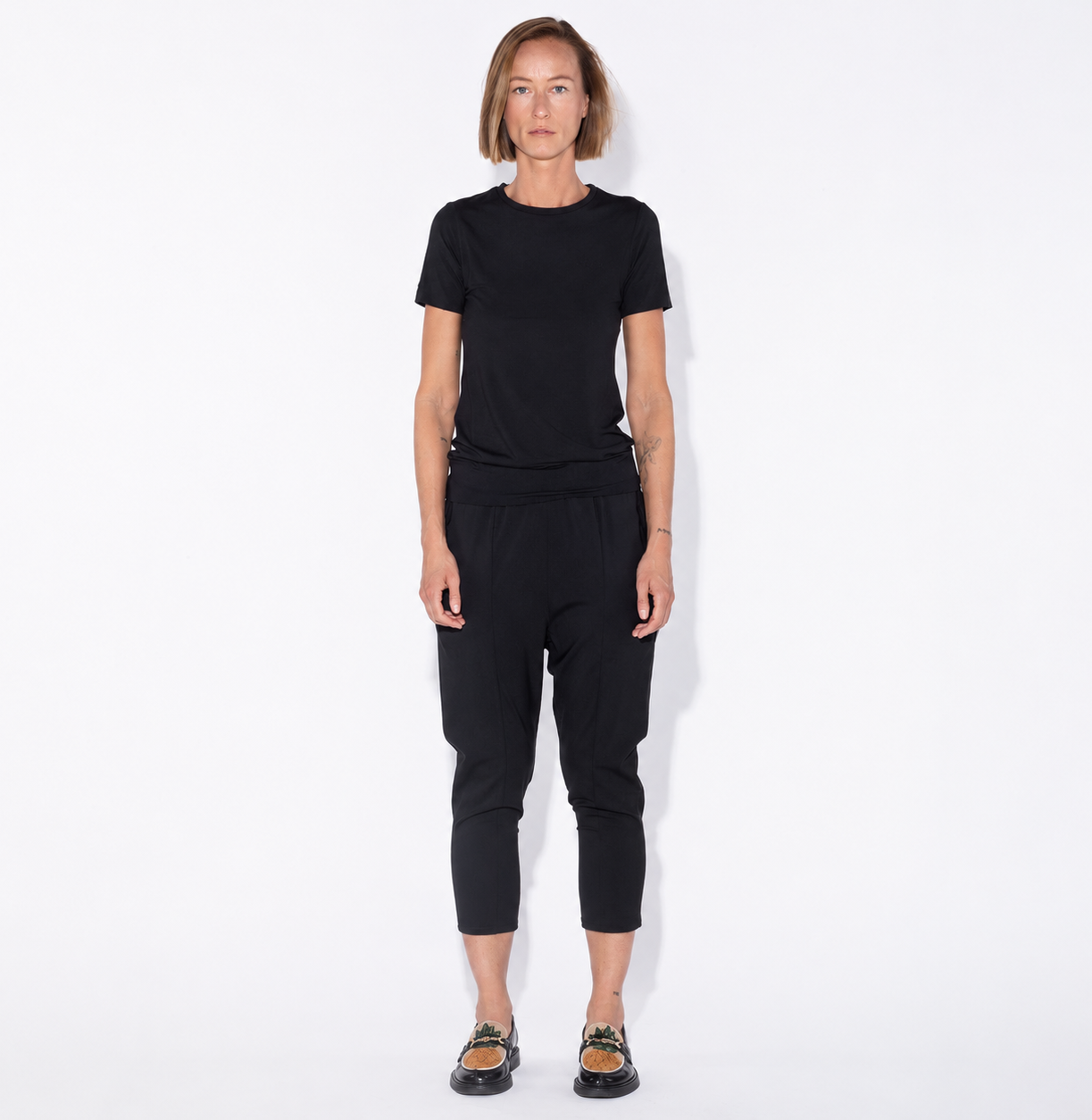 Fine her Tee Black