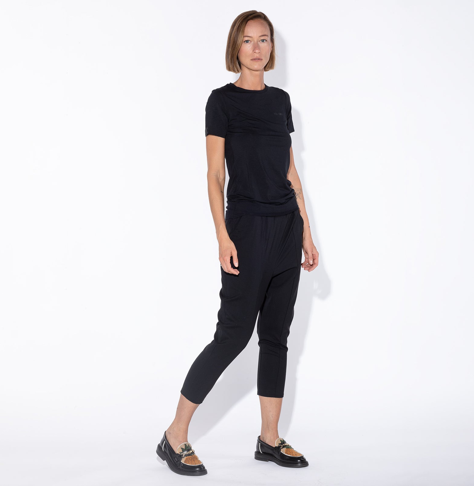 Fine her Tee Black